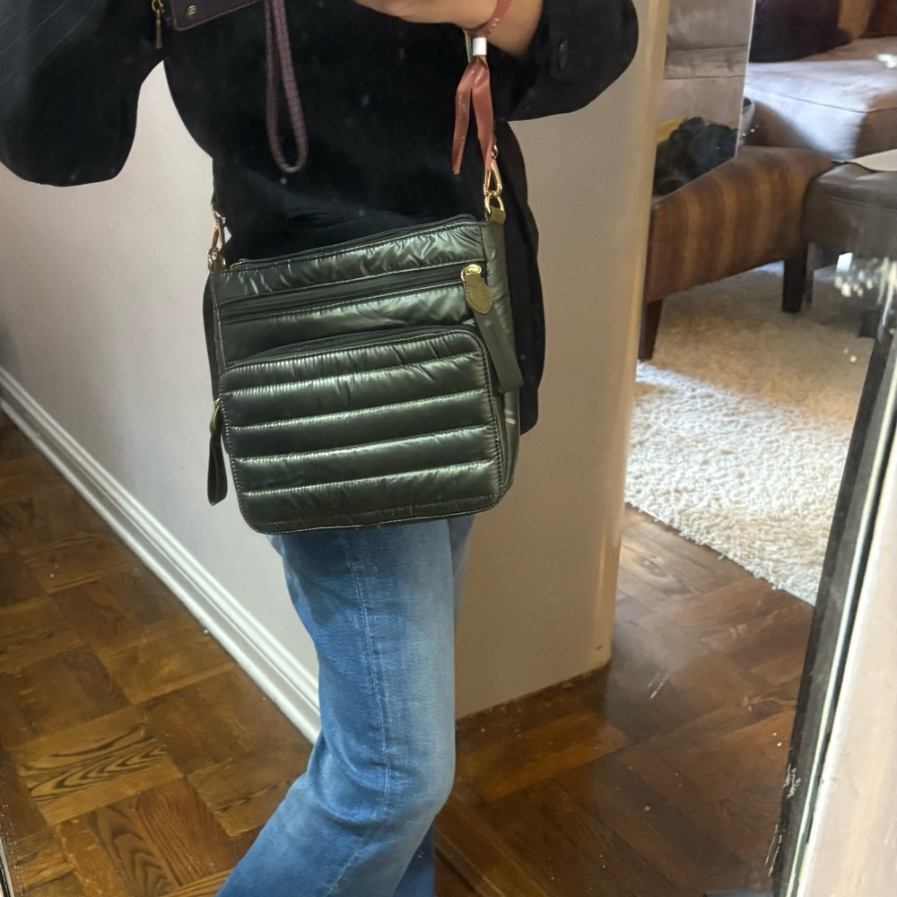 Sondra Roberts - Quilted Multi Compartmnt Crossbody Bag ( green)